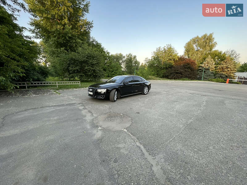 Седан Audi A8 2012 в Днепре