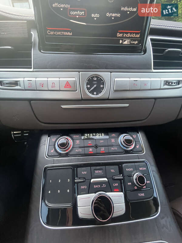Седан Audi A8 2012 в Днепре
