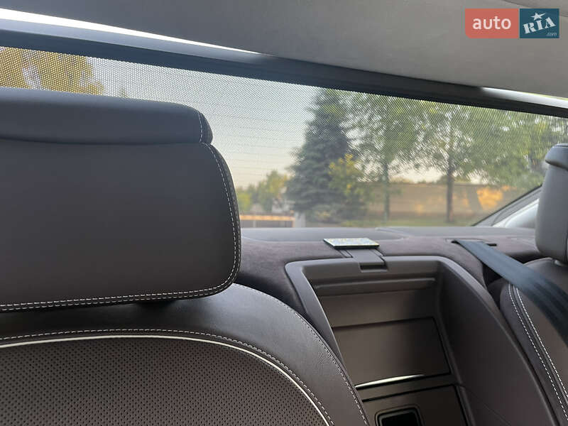 Седан Audi A8 2012 в Днепре