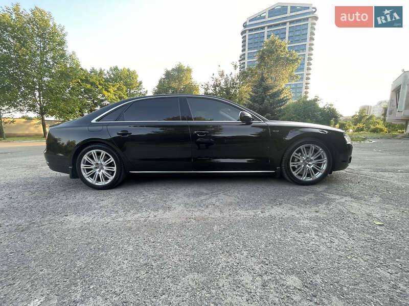 Седан Audi A8 2012 в Днепре