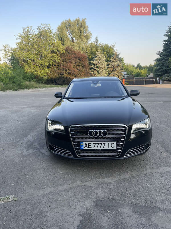 Седан Audi A8 2012 в Днепре