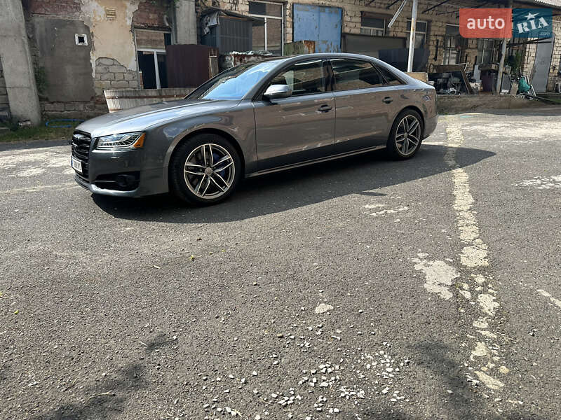 Седан Audi A8 2016 в Коломиї