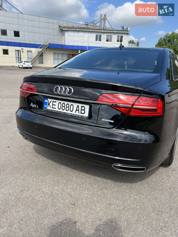 Седан Audi A8 2016 в Кривому Розі