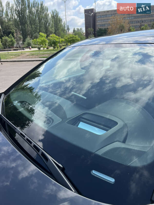 Седан Audi A8 2016 в Кривому Розі