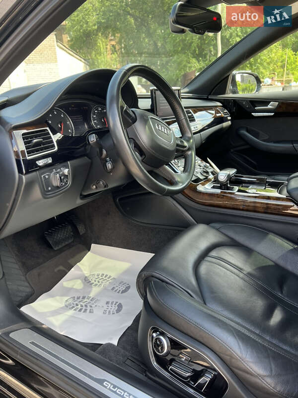 Седан Audi A8 2016 в Кривому Розі