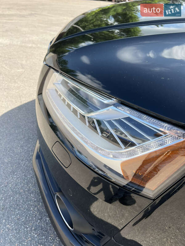 Седан Audi A8 2016 в Кривому Розі
