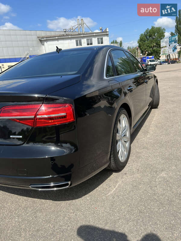 Седан Audi A8 2016 в Кривому Розі