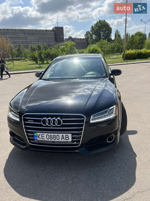 Седан Audi A8 2016 в Кривому Розі
