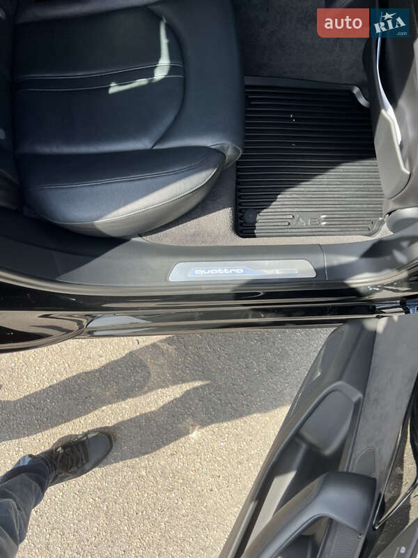 Седан Audi A8 2016 в Кривому Розі