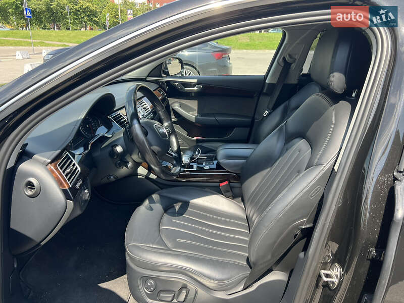 Седан Audi A8 2017 в Львове