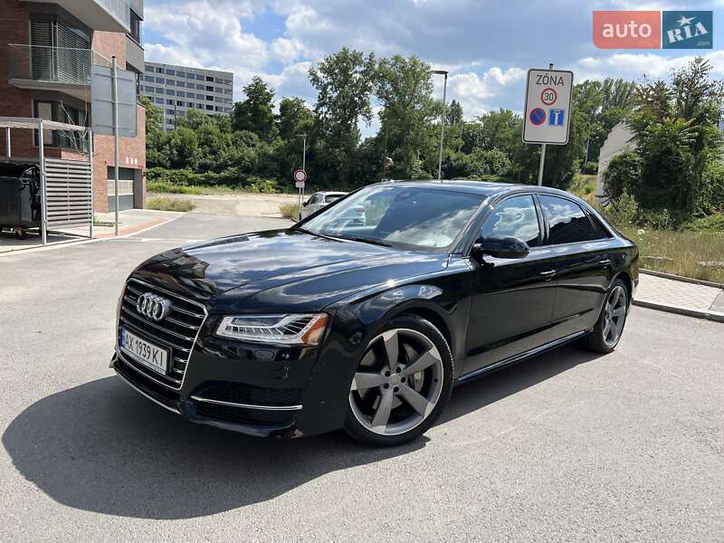 Седан Audi A8 2017 в Харкові