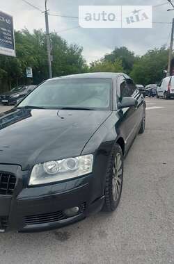 Седан Audi A8 2005 в Днепре