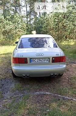 Седан Audi A8 1995 в Червонограде