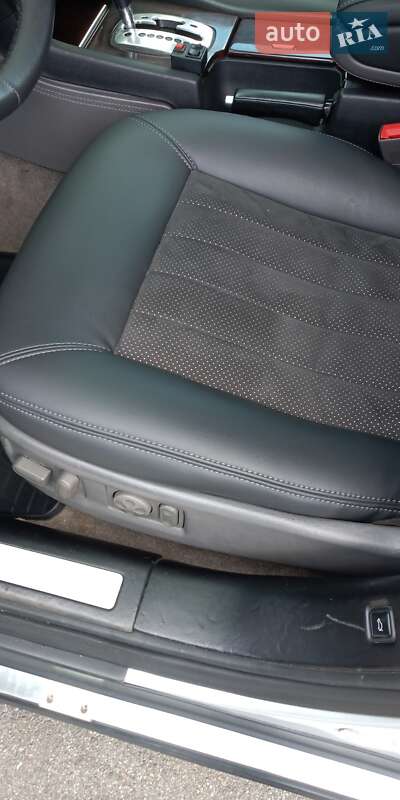 Седан Audi A8 2001 в Киеве