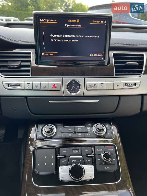Седан Audi A8 2017 в Львове