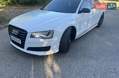 Седан Audi A8 2012 в Одесі