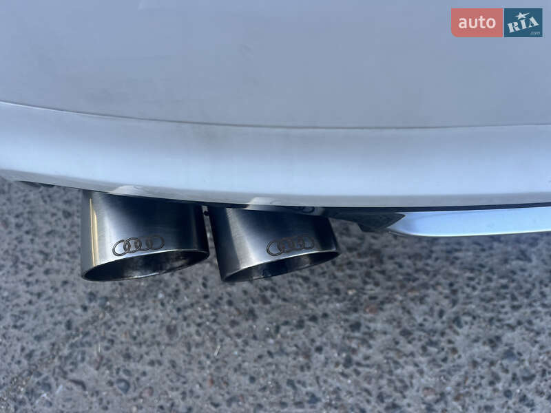 Седан Audi A8 2012 в Одессе