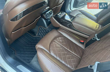 Седан Audi A8 2012 в Одесі