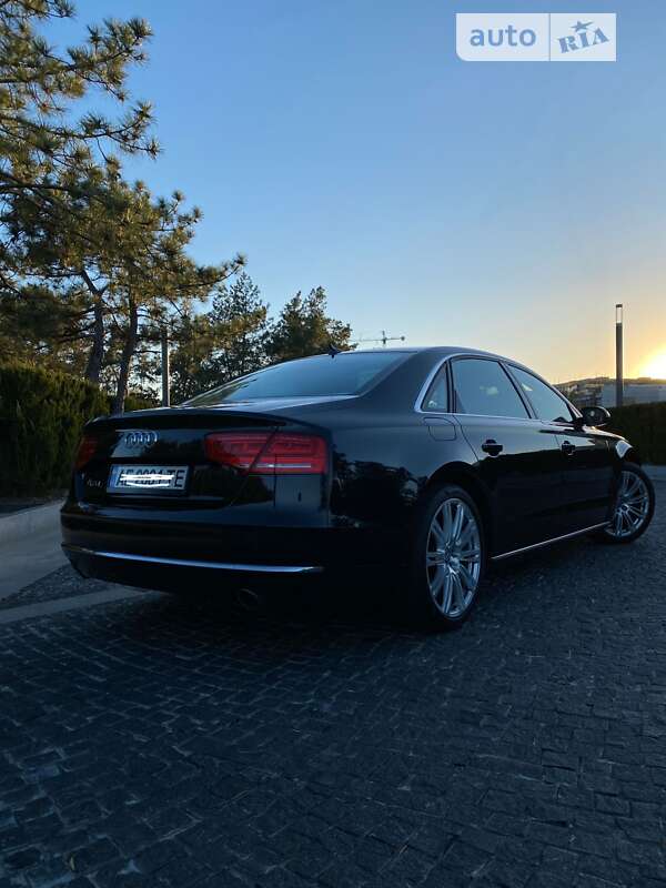 Седан Audi A8 2014 в Дніпрі