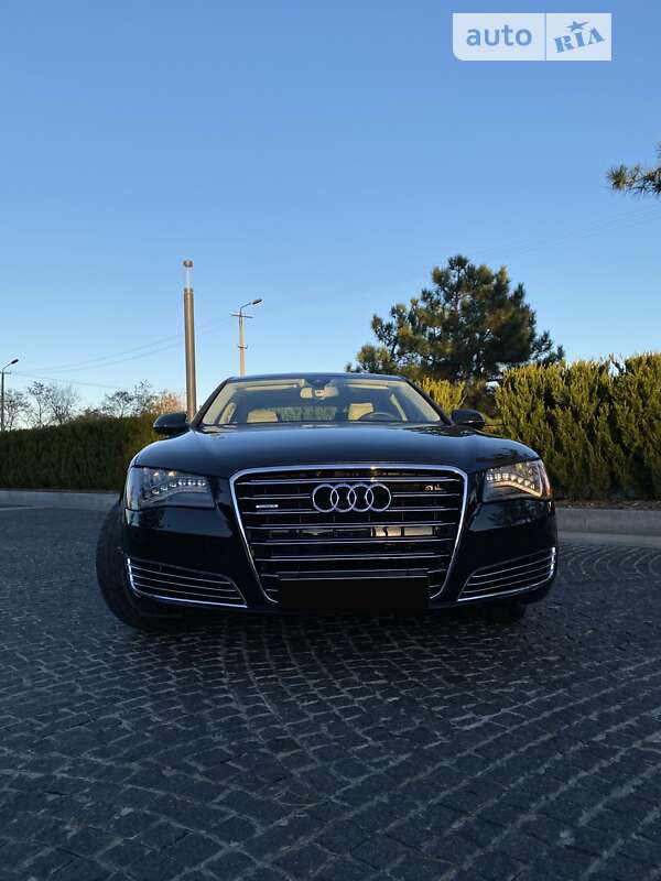 Седан Audi A8 2014 в Дніпрі