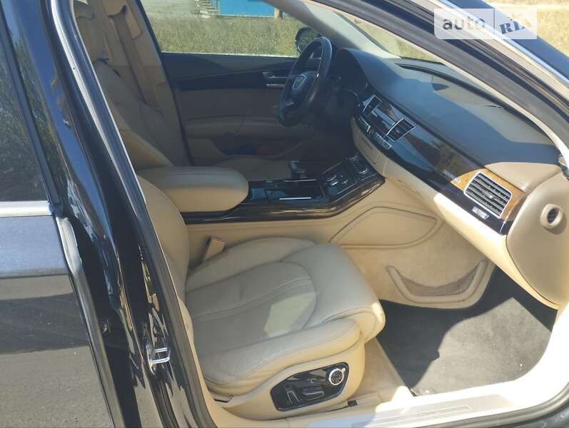 Седан Audi A8 2014 в Дніпрі