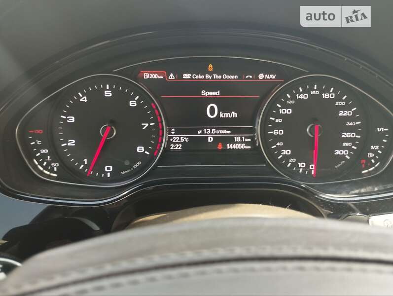 Седан Audi A8 2014 в Дніпрі