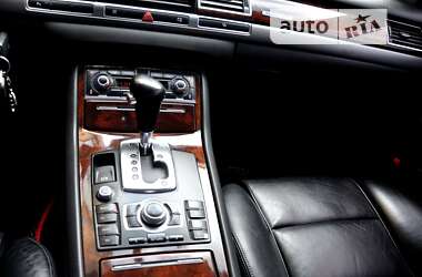 Седан Audi A8 2005 в 