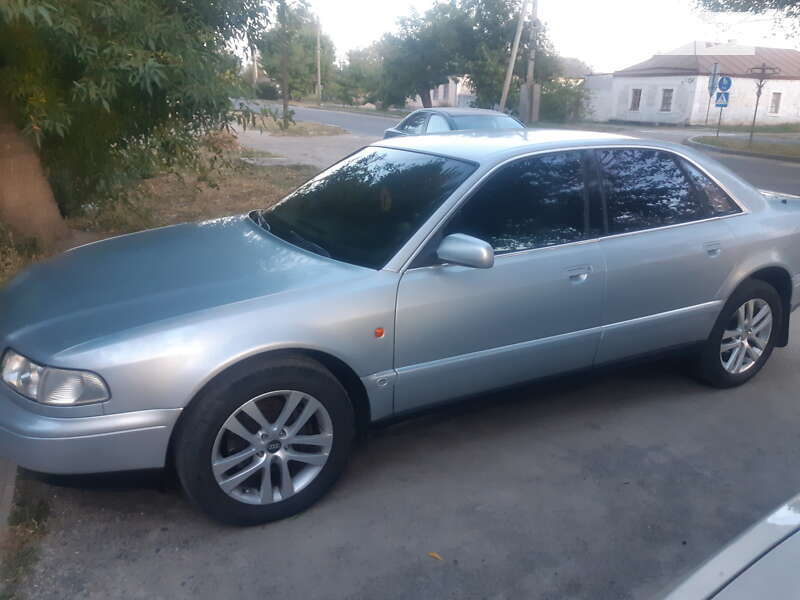 Седан Audi A8 1999 в Вознесенске