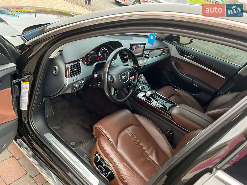 Седан Audi A8 2015 в Мукачево