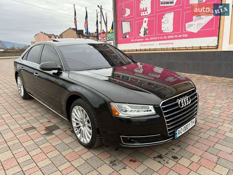 Седан Audi A8 2015 в Мукачево