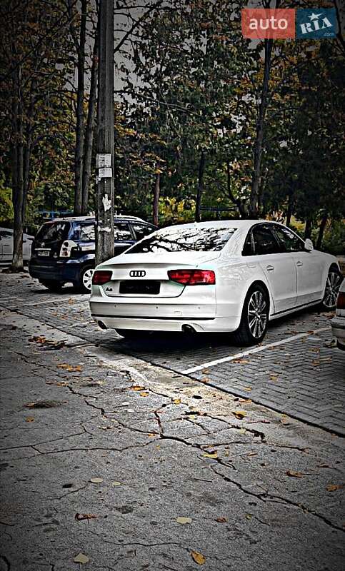 Седан Audi A8 2012 в Одессе