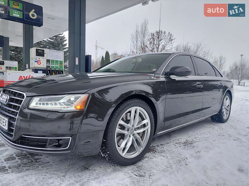 Седан Audi A8 2015 в Івано-Франківську