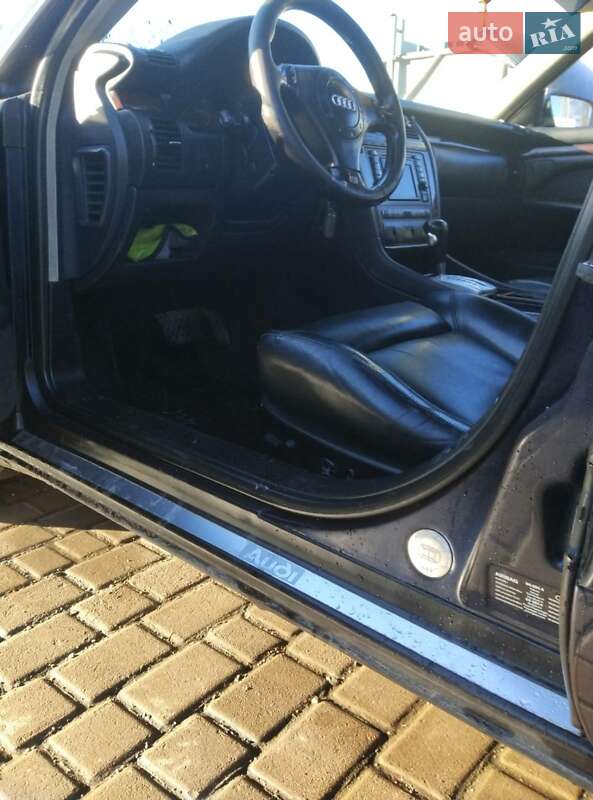 Седан Audi A8 1999 в Тернополі