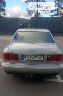 Седан Audi A8 1997 в Вышгороде