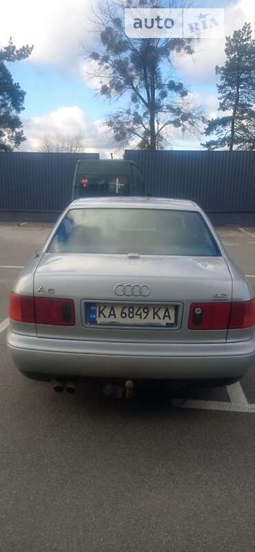 Седан Audi A8 1997 в Вышгороде