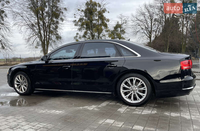 Седан Audi A8 2013 в Львове