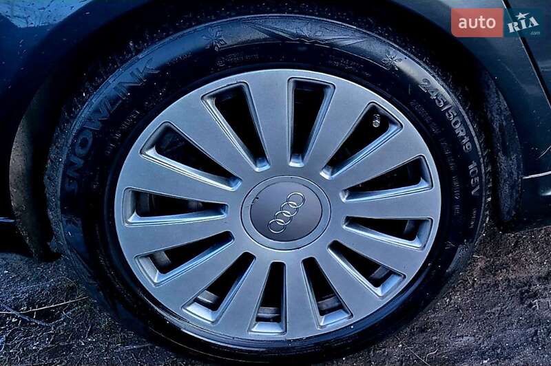 Седан Audi A8 2005 в Очакове