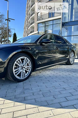 Седан Audi A8 2012 в Ужгороде