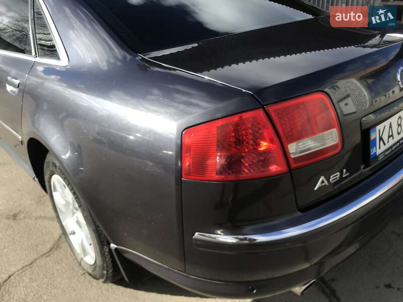 Седан Audi A8 2004 в Киеве
