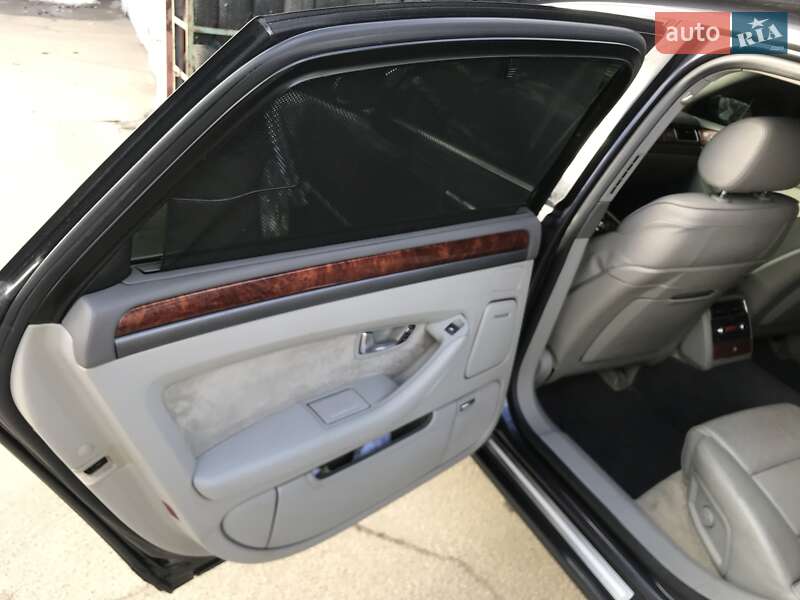 Седан Audi A8 2004 в Киеве