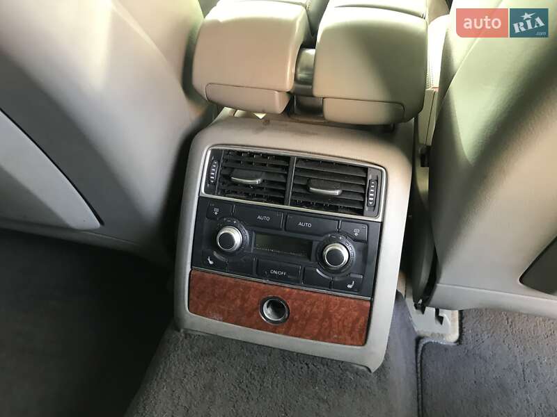 Седан Audi A8 2004 в Киеве