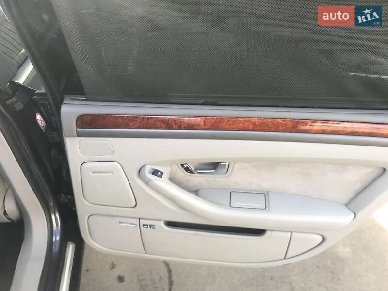Седан Audi A8 2004 в Киеве