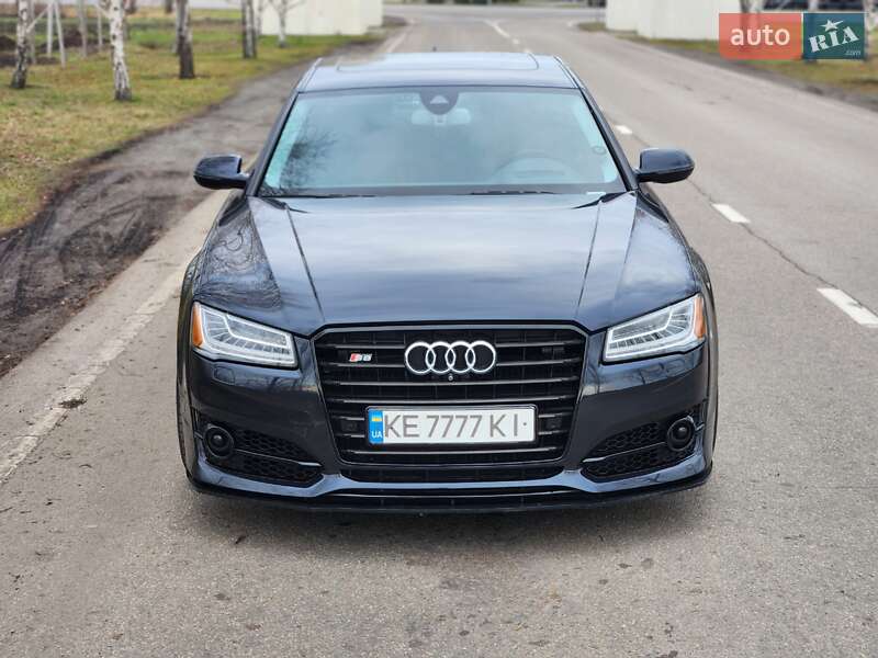 Седан Audi A8 2016 в Дніпрі