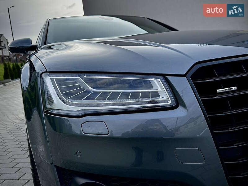 Седан Audi A8 2016 в Рівному
