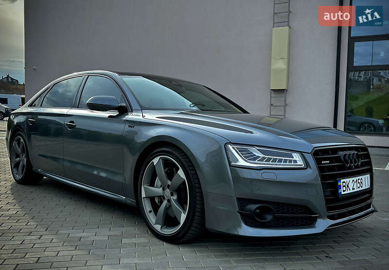 Седан Audi A8 2016 в Рівному