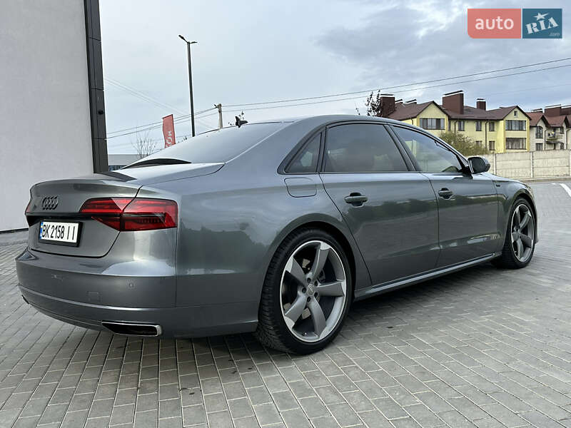 Седан Audi A8 2016 в Рівному