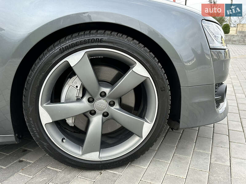 Седан Audi A8 2016 в Рівному