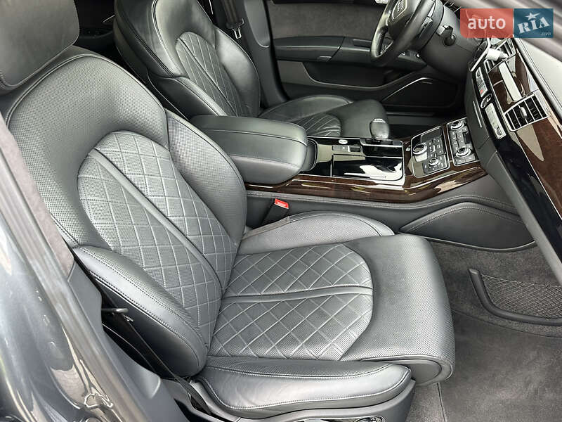 Седан Audi A8 2016 в Рівному