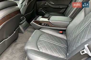Седан Audi A8 2016 в 
