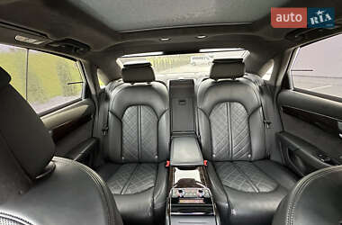 Седан Audi A8 2016 в 